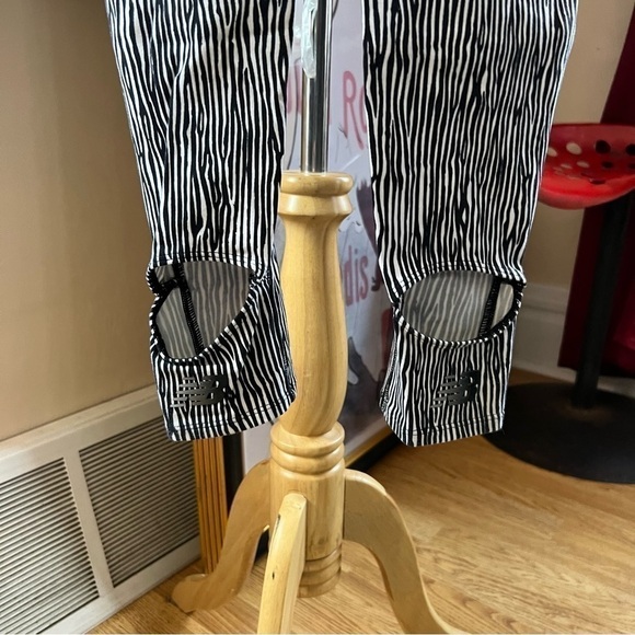 NEW BALANCE White and Black Zebra Women’s Studio Yoga Pant Tights Size Large - Picture 4 of 11